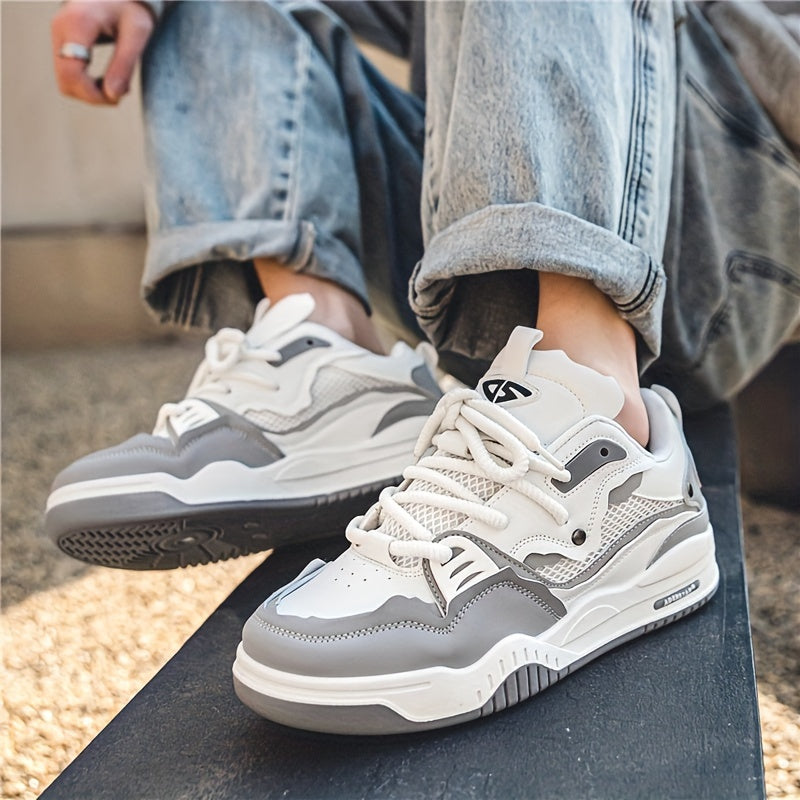Geometric sporty sneakers - casual and trendy