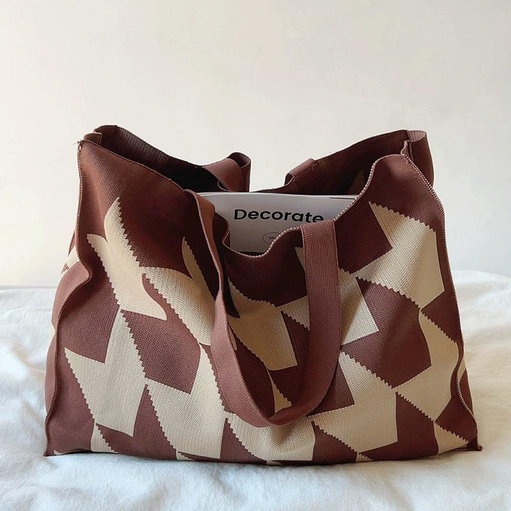 Stylish and Relaxed Bag - Versatile Tote - Durable Fabric - Perfect for Everyday Use