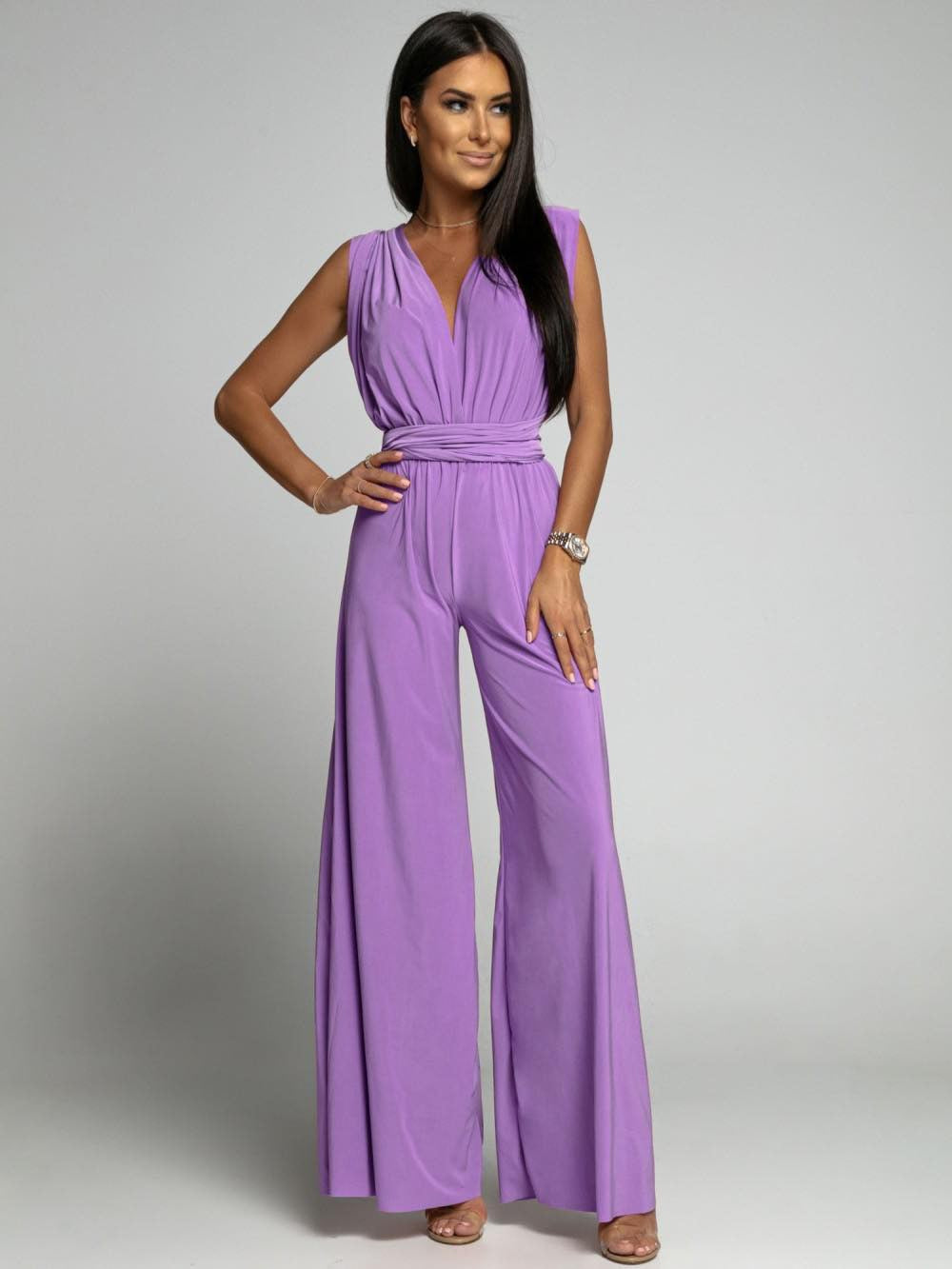 FlairFashion - Sleeveless jumpsuit with V-neckline