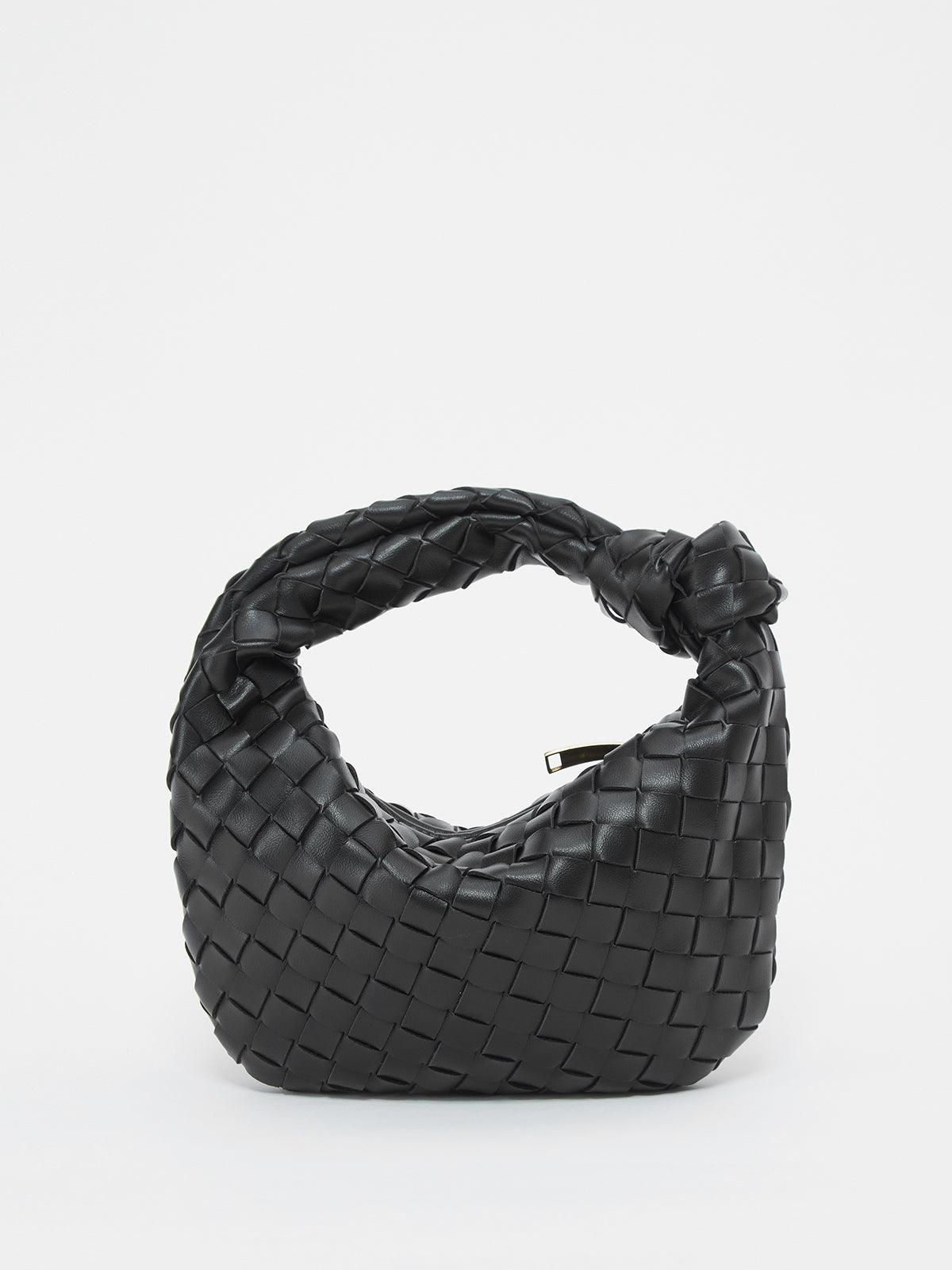 Casual Relaxed Style - Comfortable Everyday Wear - Perfect for Leisure and Relaxation