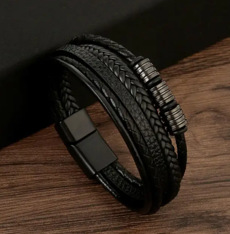 High quality leather bracelets (set of 5)