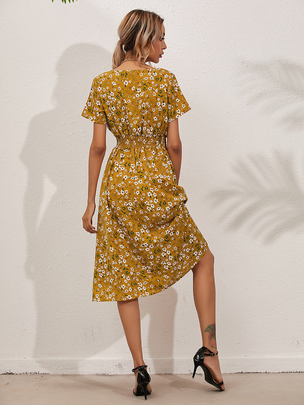 Women's Midi Dress - V-Neck - Short Sleeve - Elastic Waist - Floral Print - Flowy Fit
