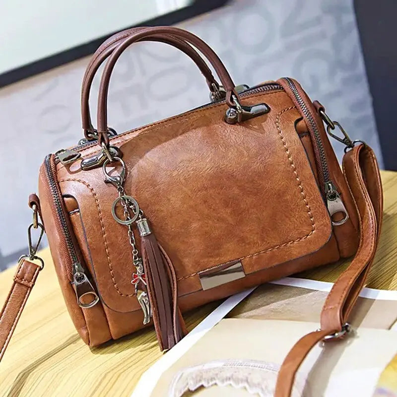 Stylish Leather Handbag with Shoulder Strap - Chic Design - Perfect for Everyday Use