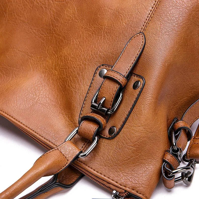 Elegant leather shoulder bag - Azure