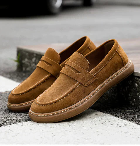 Elias - Classic slip-on loafers with cushioned sole