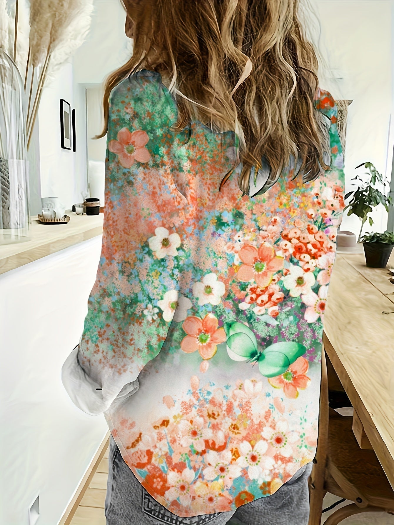 Women's - Linen Shirt - Floral Pattern, Long Sleeves & Upturned Collar - Romantic Style for Effortless Elegance