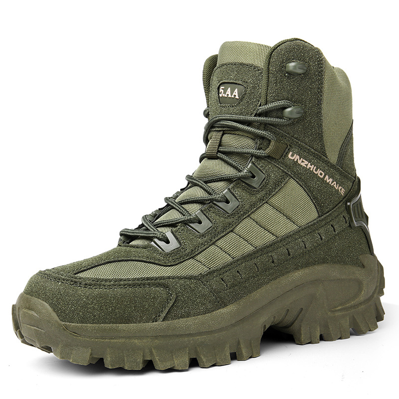 Waterproof, puncture-resistant military boots for outdoor use