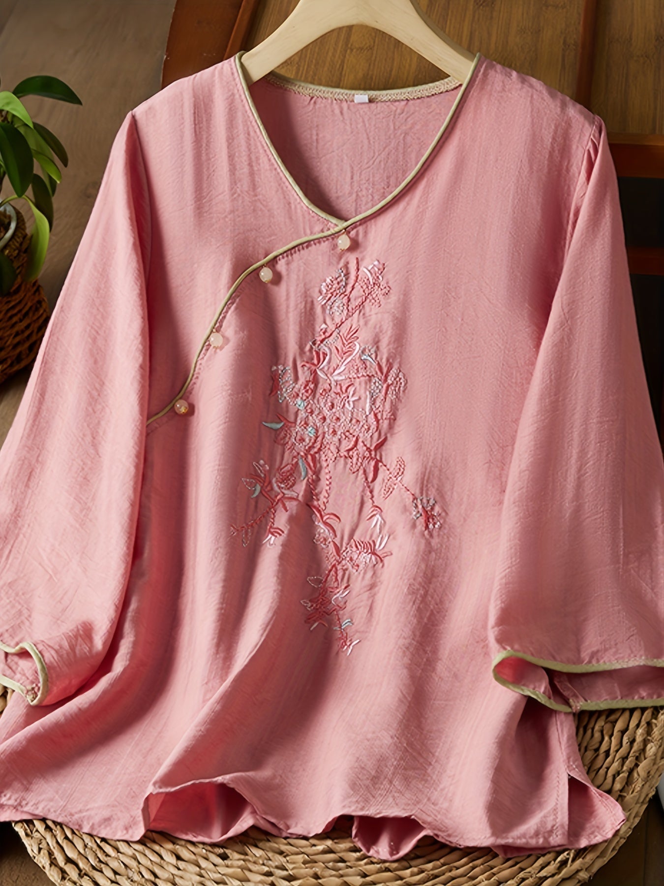 Women's - Linen Shirt - Women's 3/4 Sleeves, Pearl Buttons & Embroidery, Retro Style with Slanted Hem