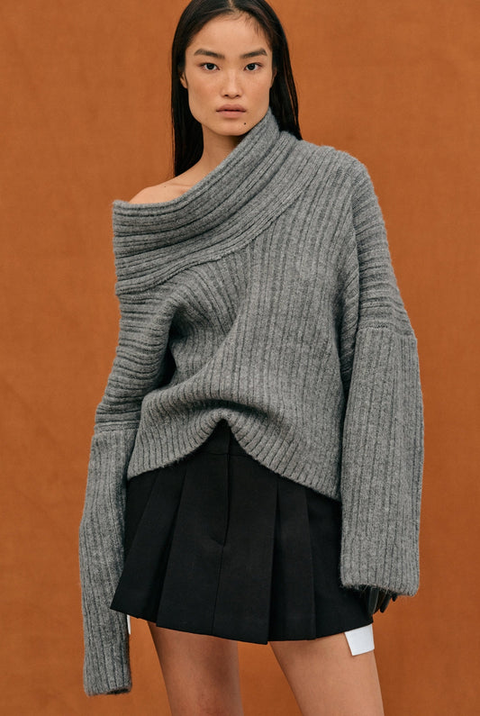 Calyra | Oversized sweater for women with high roll | Knitted