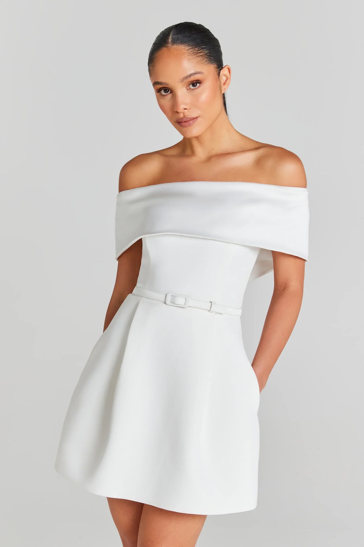 Adeline - Elegant Off-Shoulder Mini Dress