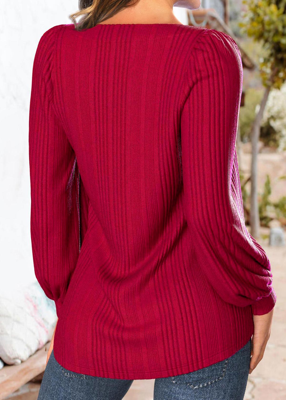Luanne - Red sweatshirt with a square neckline
