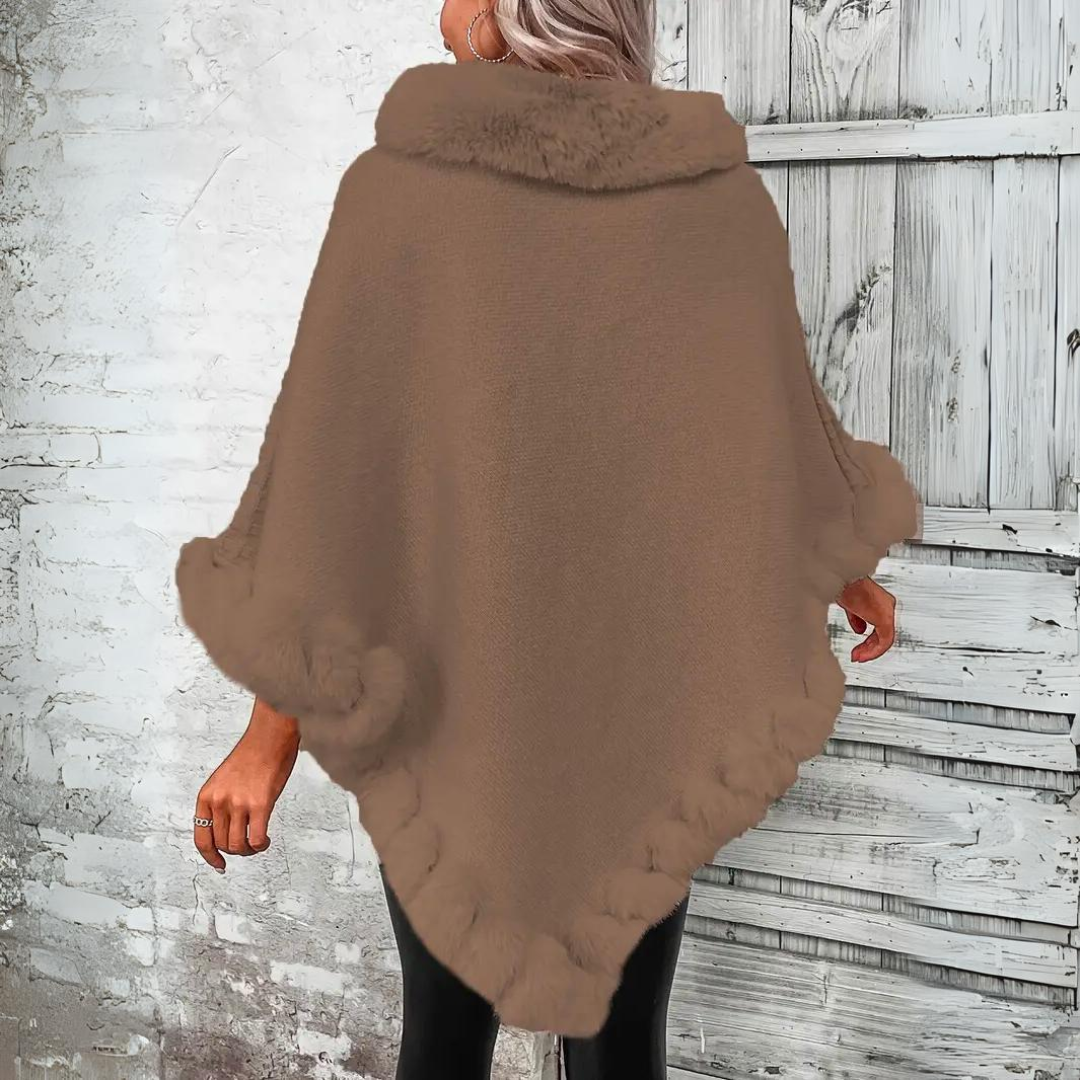 Liv - Warm and refined knitted cape