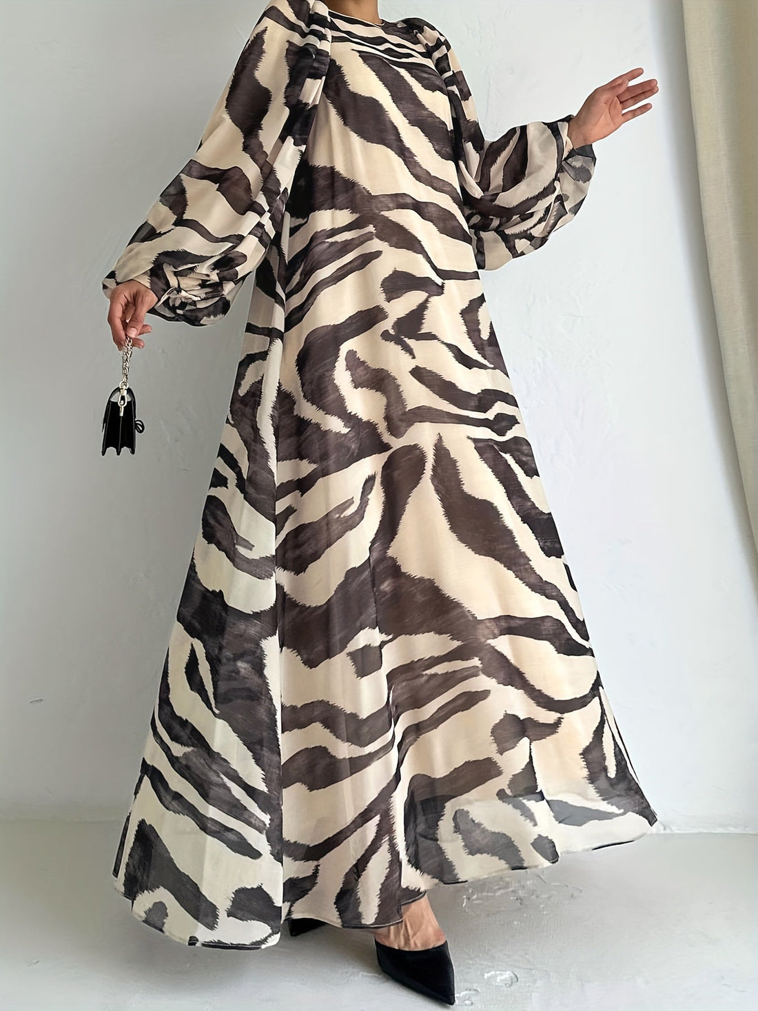 Zola - maxi dress with belt