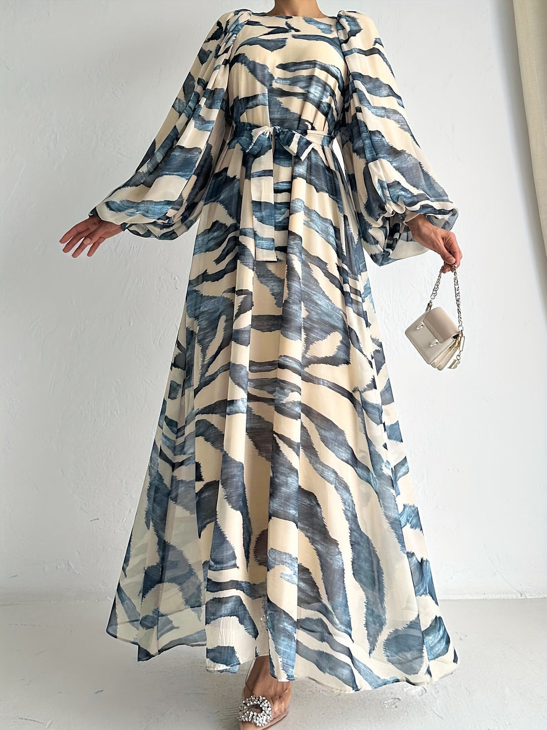 Zola - maxi dress with belt