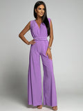 FlairFashion - Sleeveless jumpsuit with V-neckline
