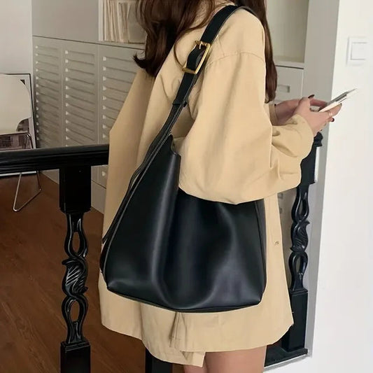 Callista elegant shoulder bag