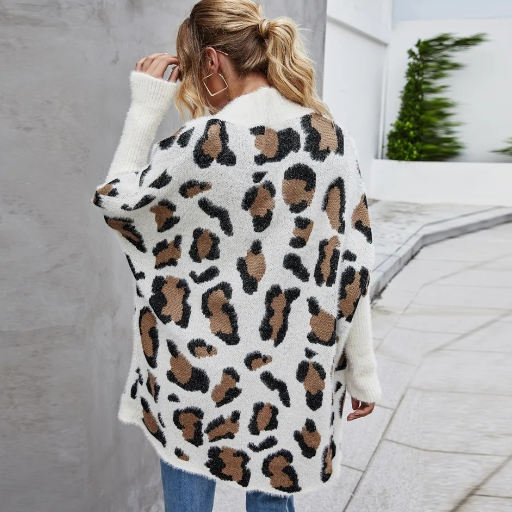 Orinthia - Fashionable women's cardigan with leopard print