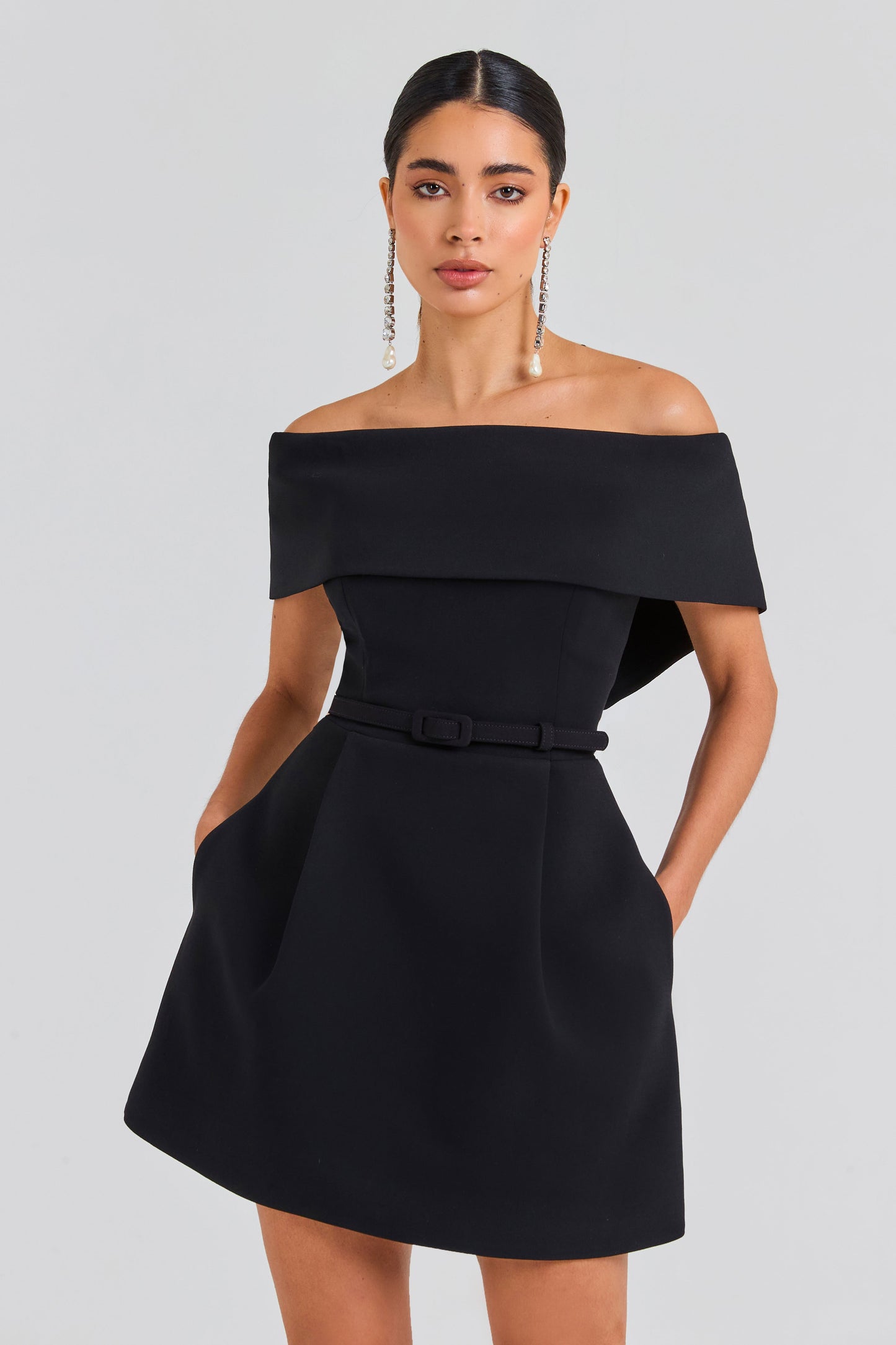 Adeline - Elegant Off-Shoulder Mini Dress