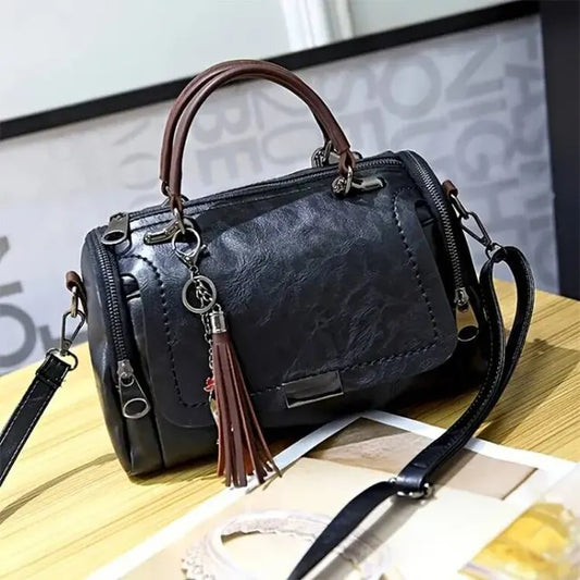 Stylish Leather Handbag with Shoulder Strap - Chic Design - Perfect for Everyday Use