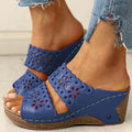 Wannies - Sandals with Embroidery and Footbed