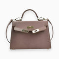 Casual and Comfortable Bag - Stylish Everyday Tote - Versatile for Work or Leisure - Ideal for All Occasions